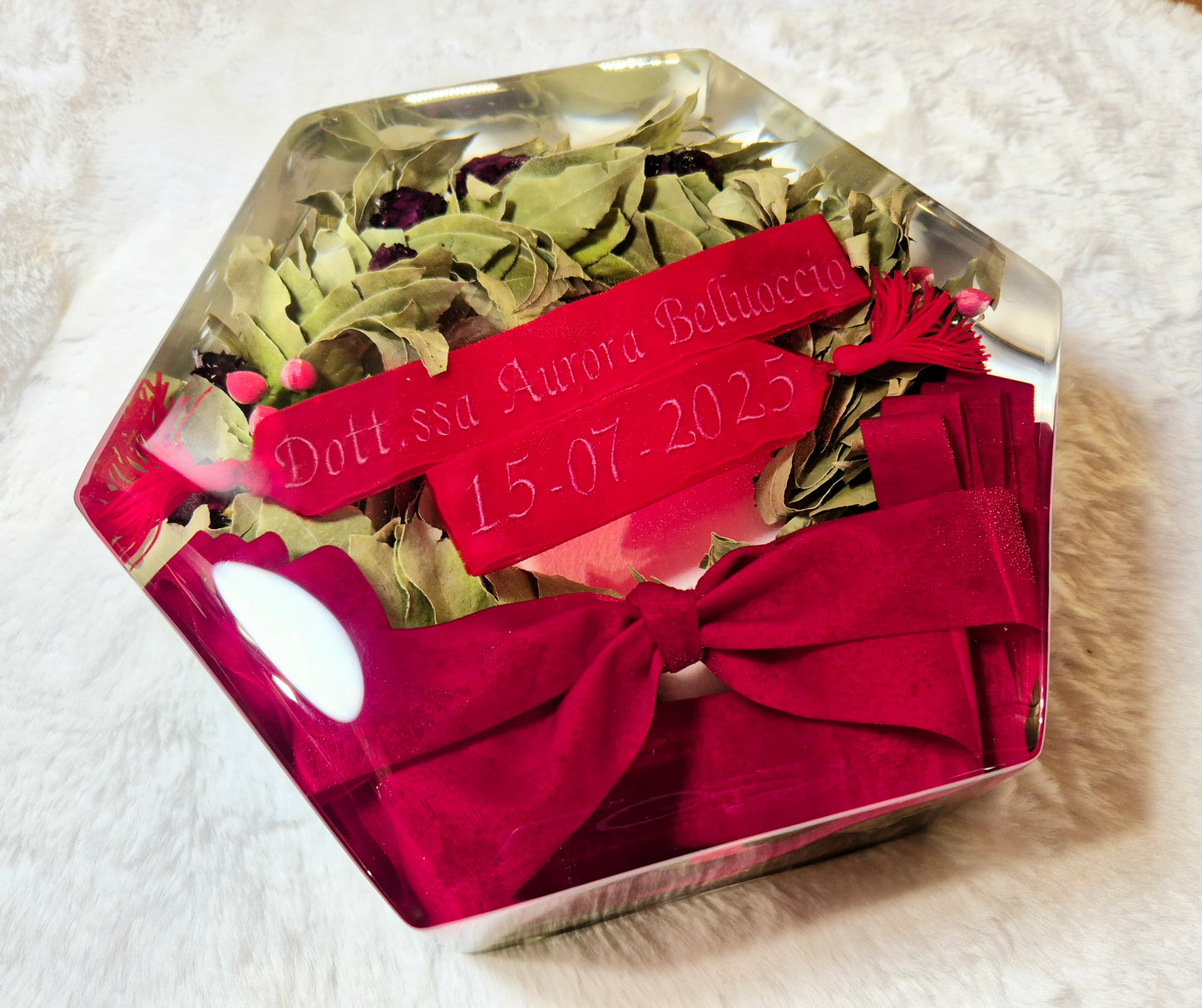 Resin laurel wreath