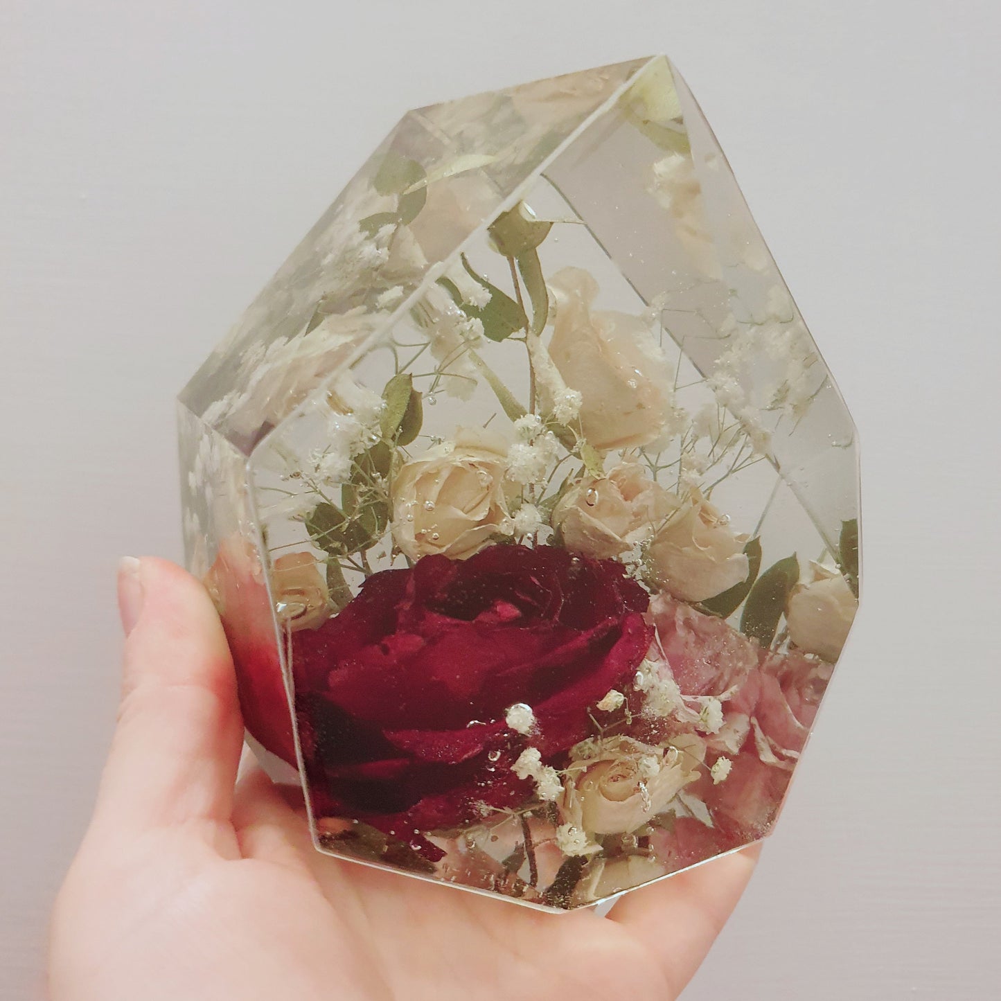 Gemma di resina e fiori essiccati