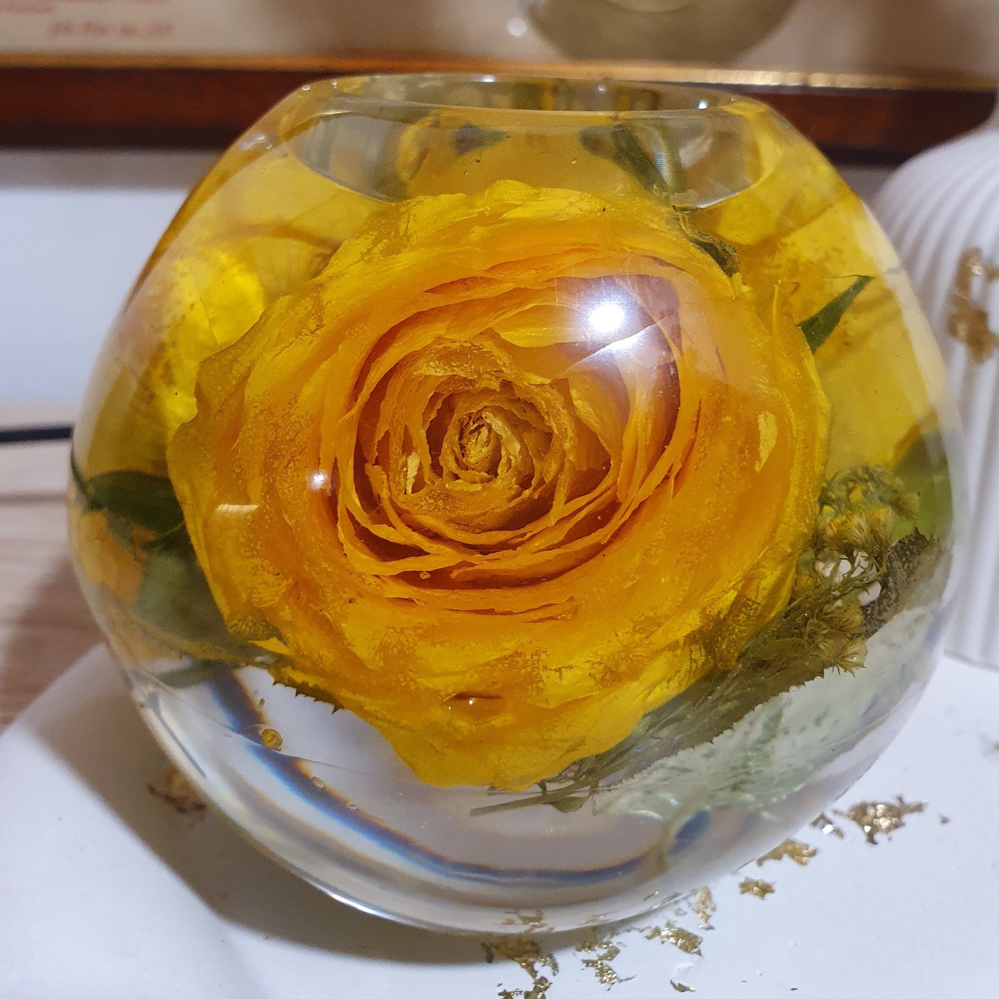 portacandele sfera con fiori essiccati