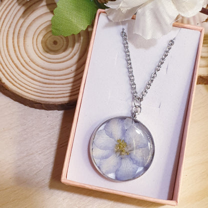 Ciondoli in resina e fiori veri essiccati
