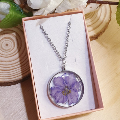 Ciondoli in resina e fiori veri essiccati