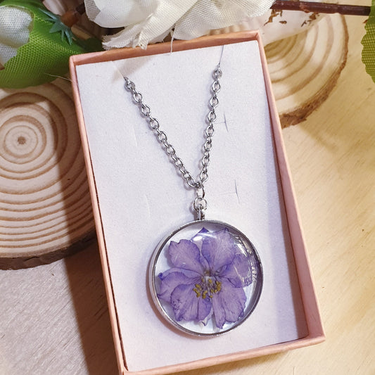 Ciondoli in resina e fiori veri essiccati