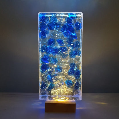 Lampada con pepite di vetro colorato