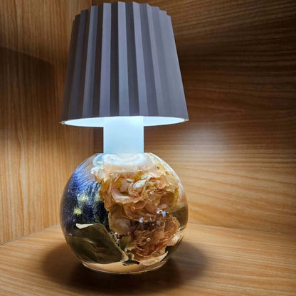 Lampada Fiordiluce - Lampada con fiori essiccati in resina