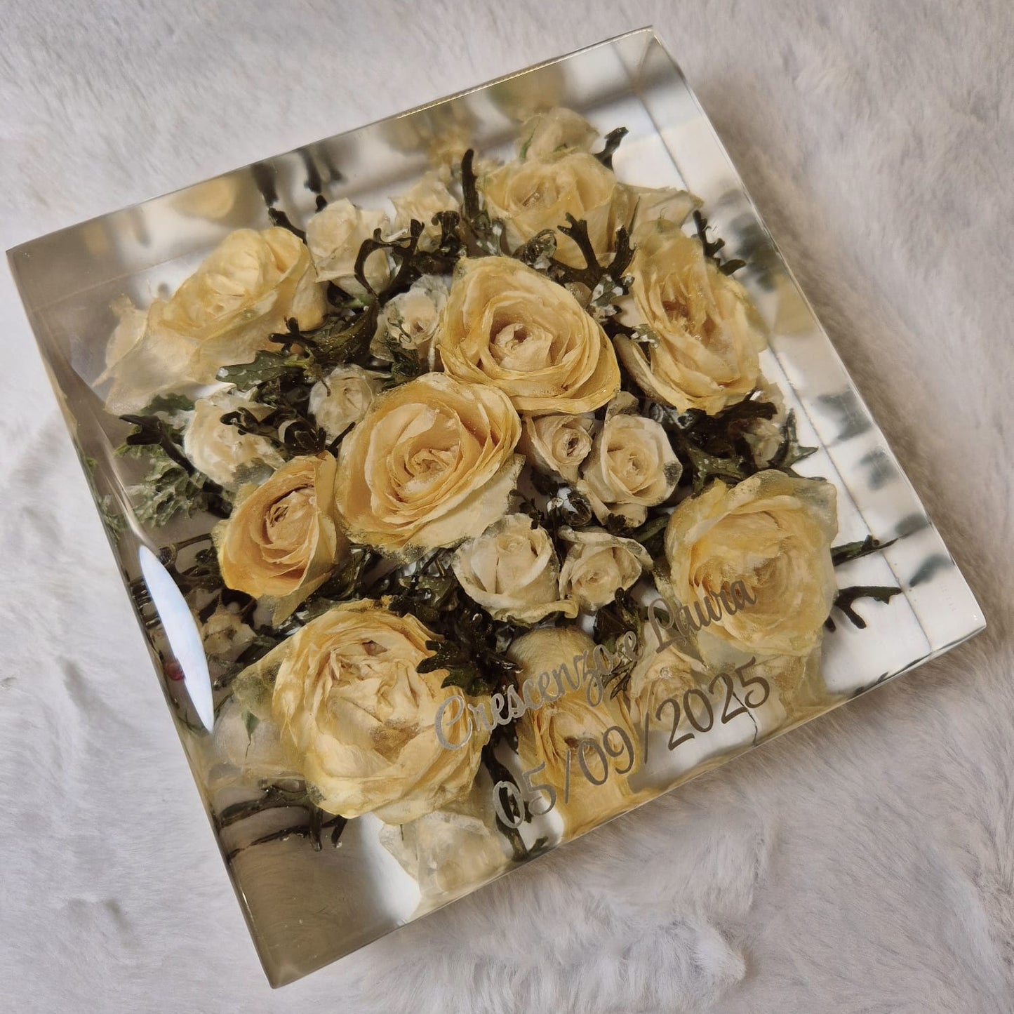 Preserving a bridal bouquet - square shape
