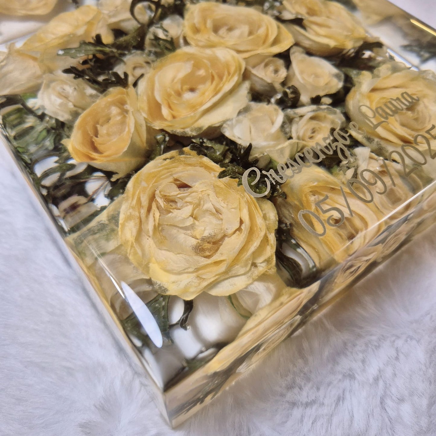 Preserving a bridal bouquet - square shape