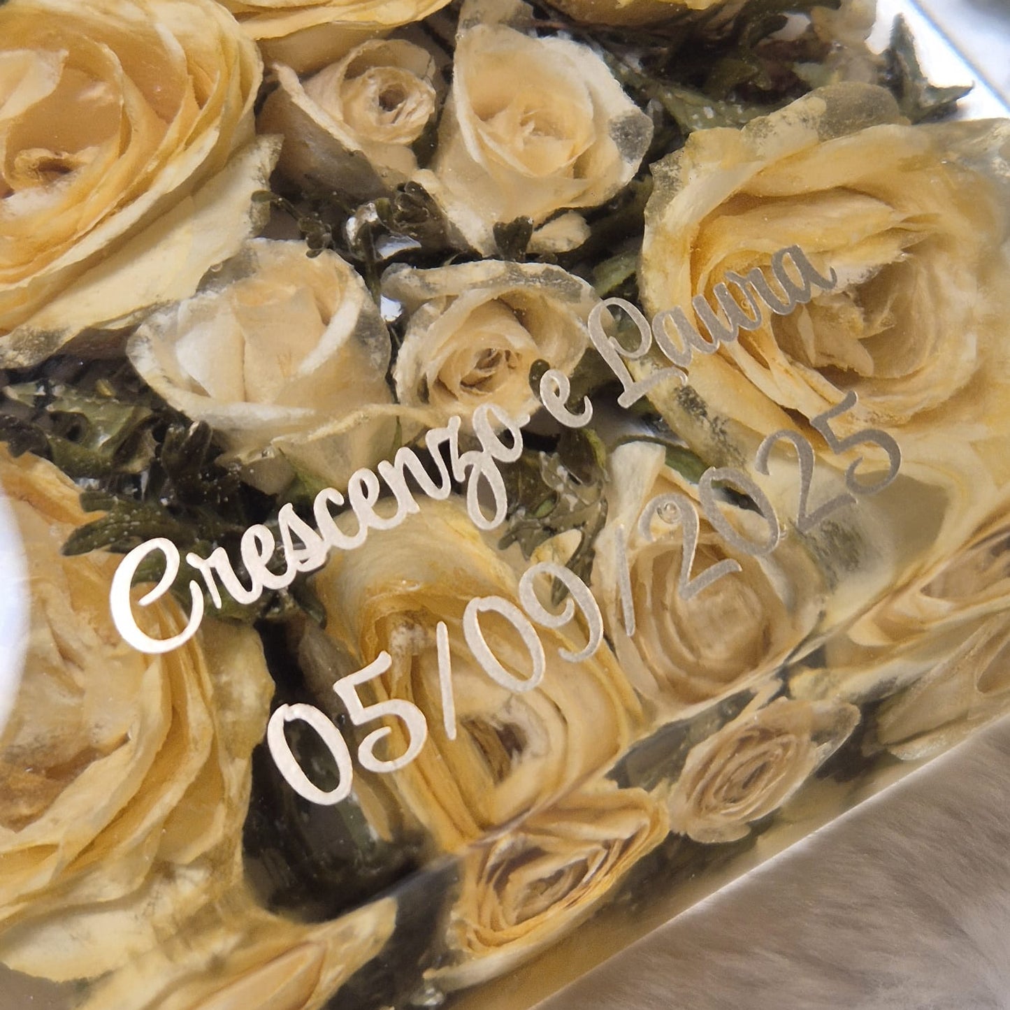Preserving a bridal bouquet - square shape