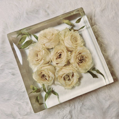 Preserving a bridal bouquet - square shape
