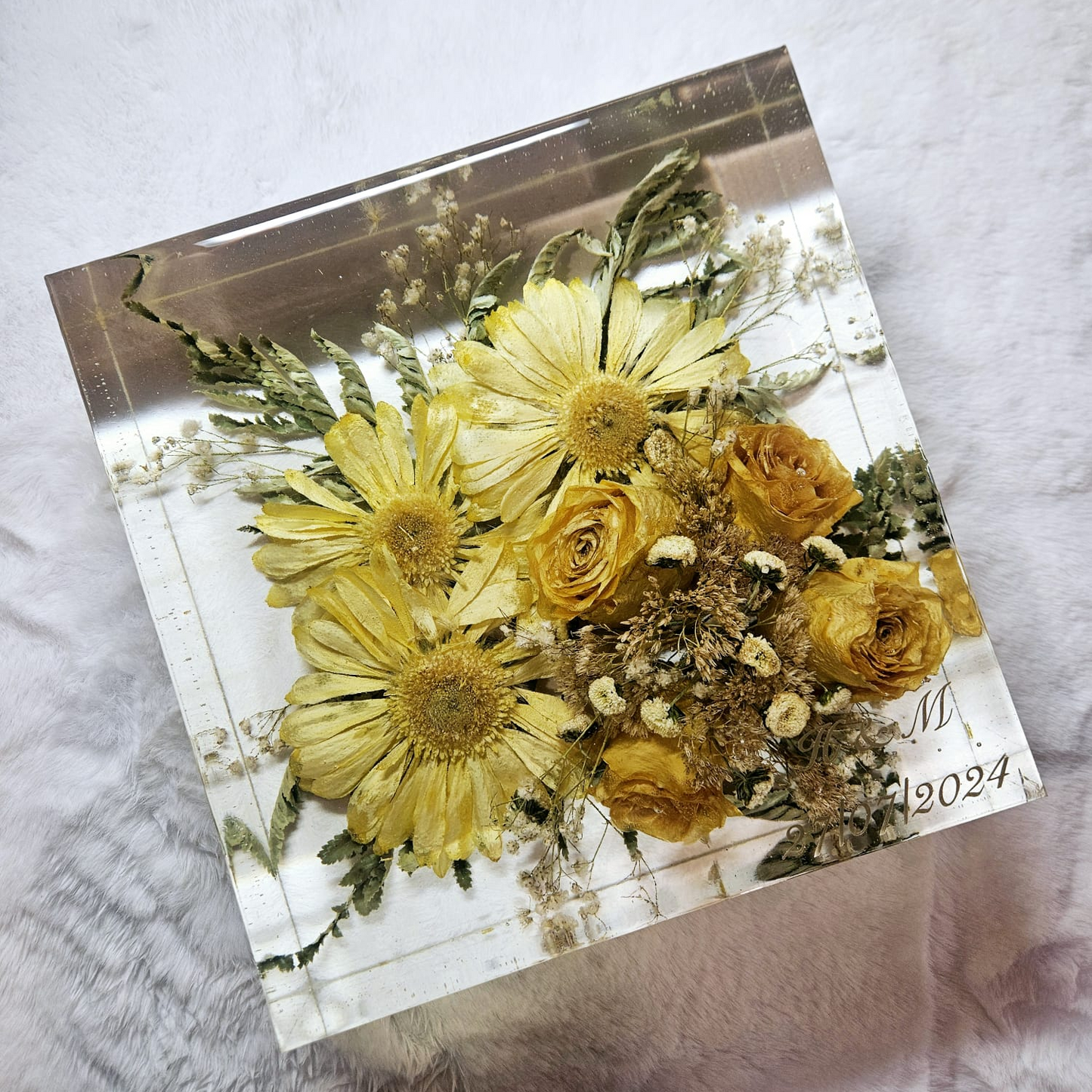 Preserving a bridal bouquet - square shape
