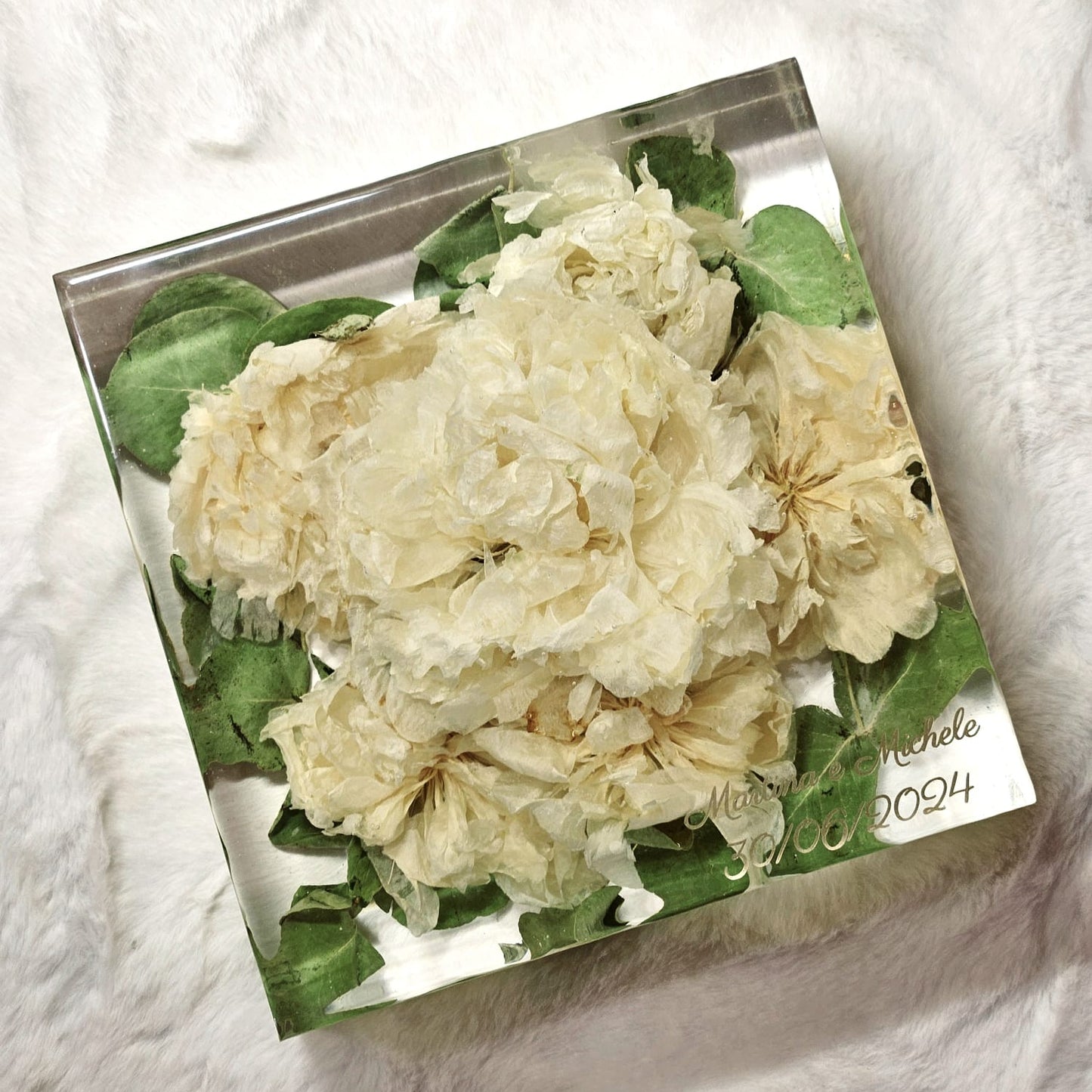 Preserving a bridal bouquet - square shape