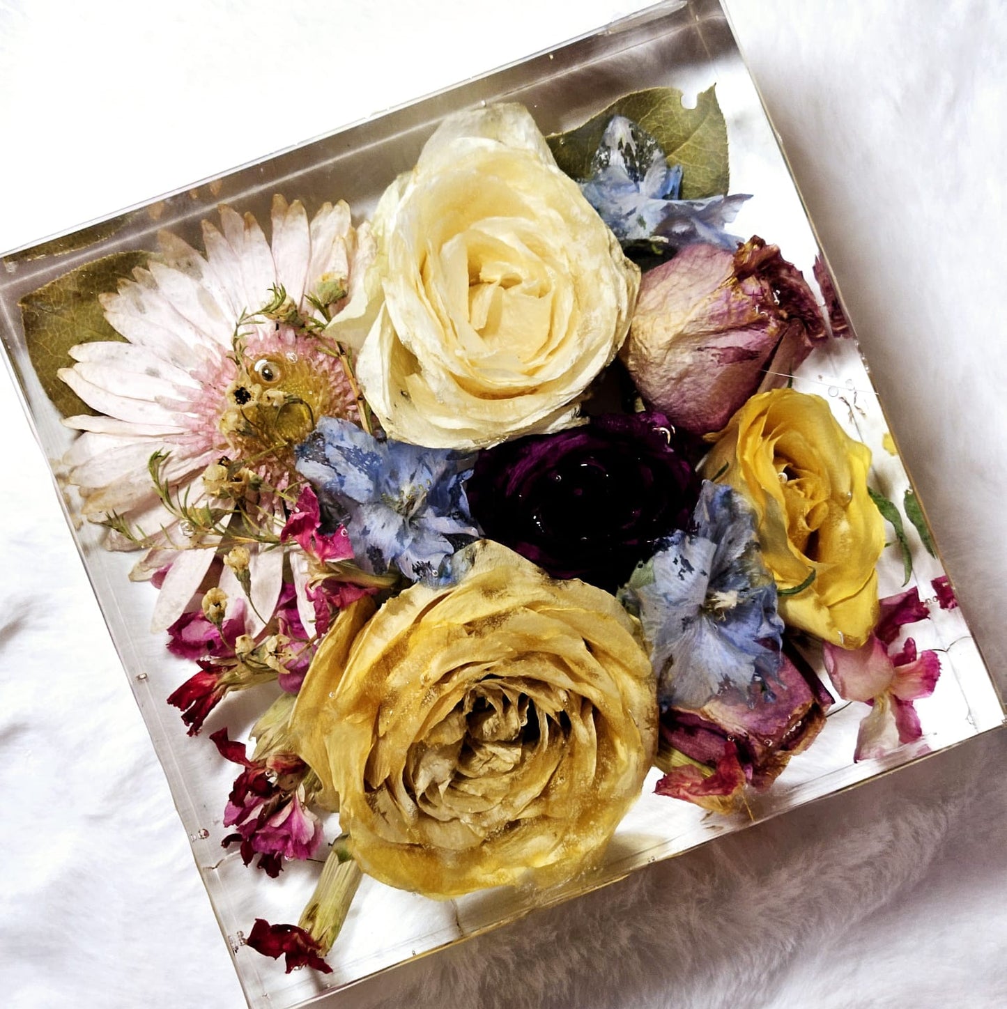 Preserving a bridal bouquet - square shape