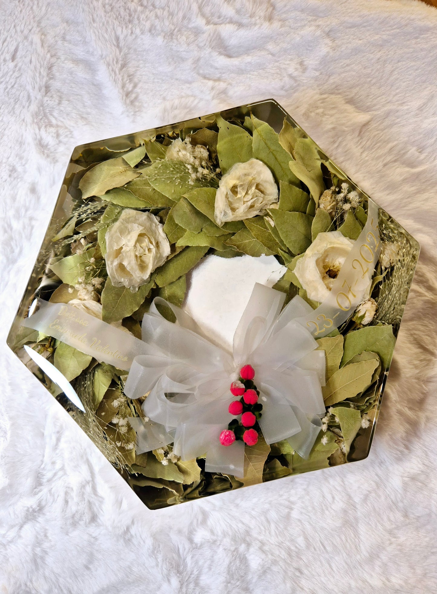 Resin laurel wreath