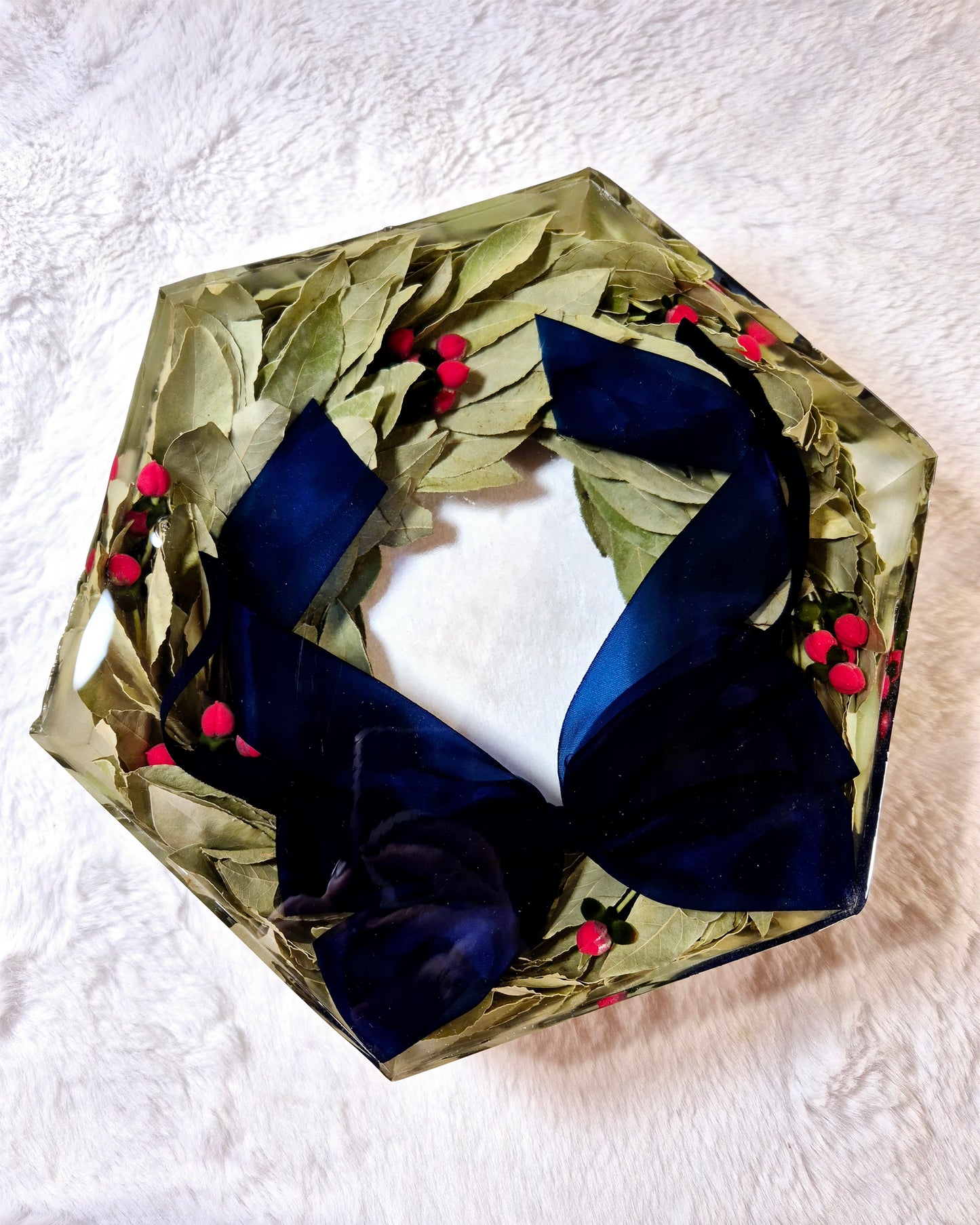 Resin laurel wreath