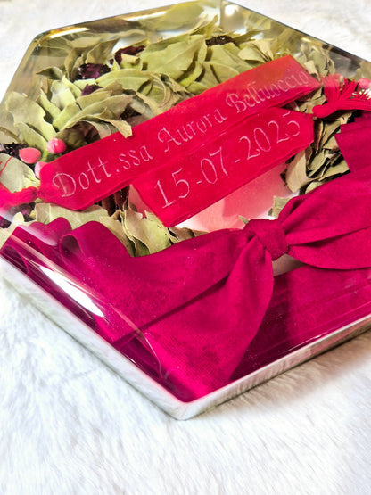 Resin laurel wreath