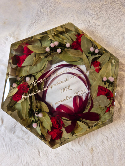 Resin laurel wreath