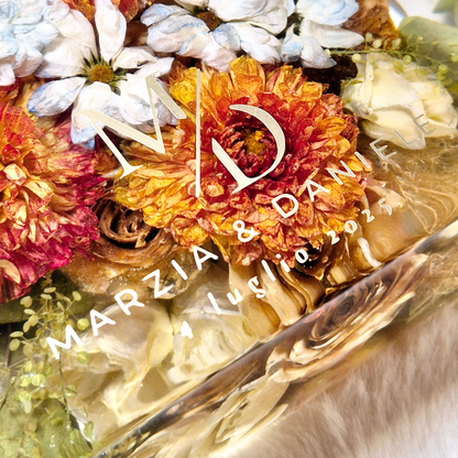 Preserving a bridal bouquet - square shape
