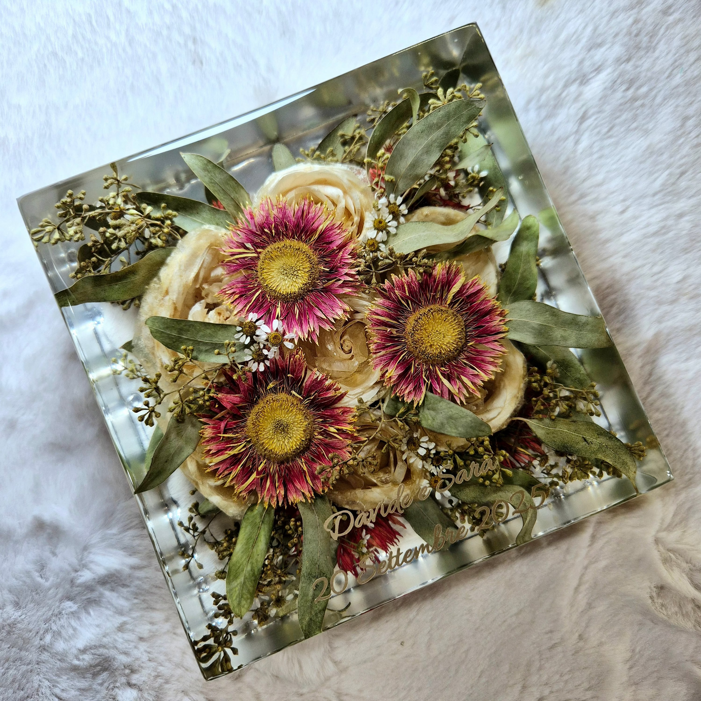 Preserving a bridal bouquet - square shape