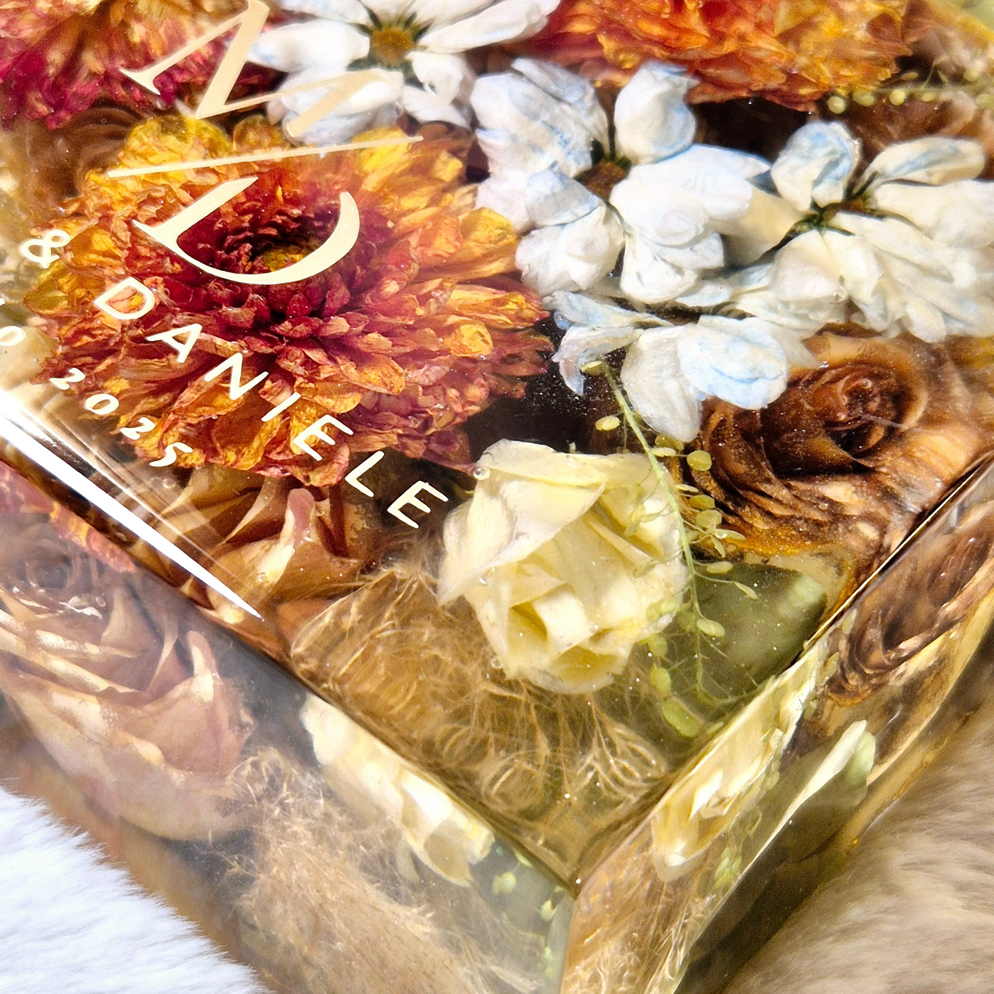 Preserving a bridal bouquet - square shape