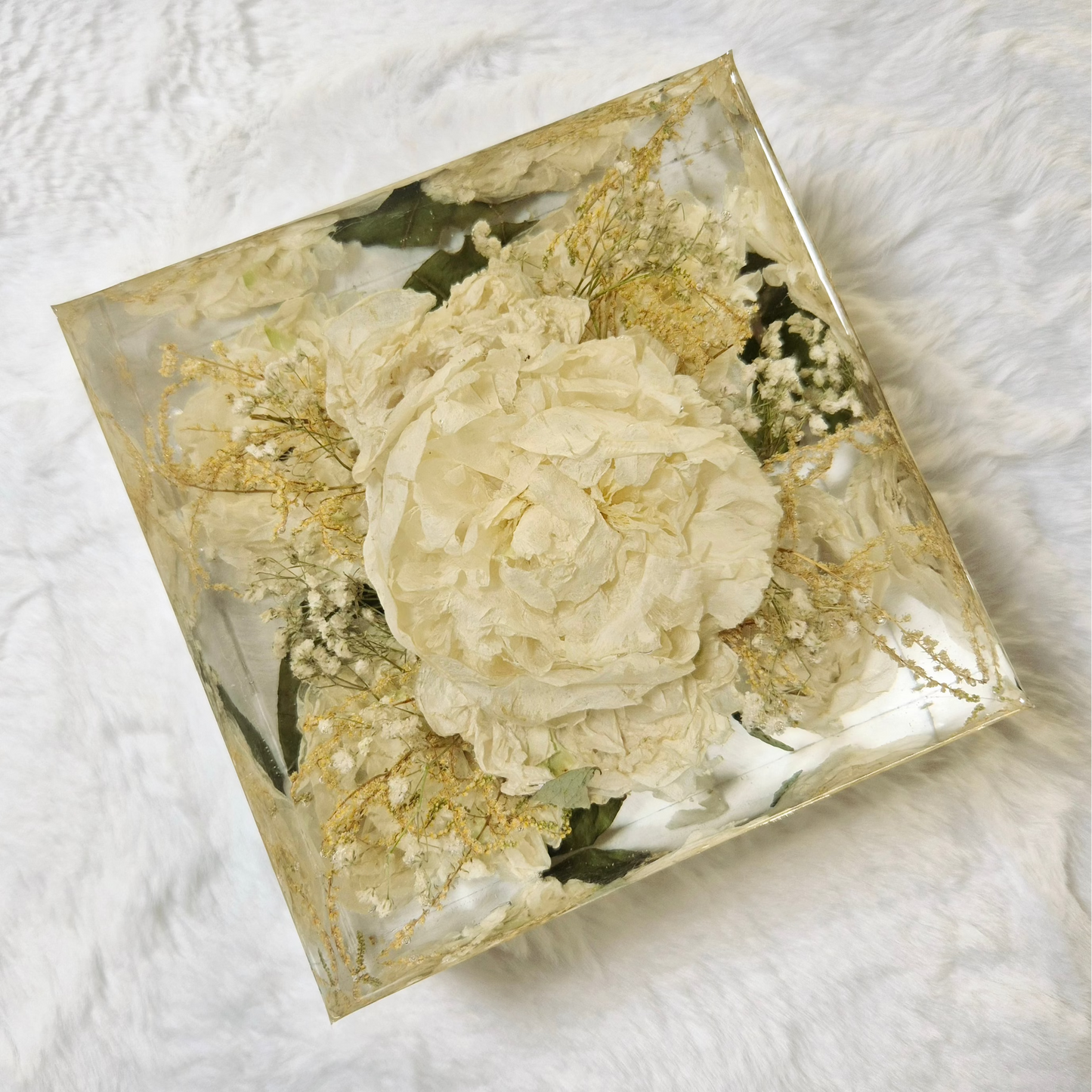 Preserving a bridal bouquet - square shape