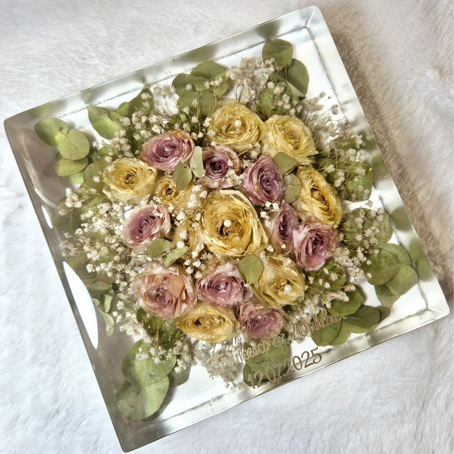 Preserving a bridal bouquet - square shape
