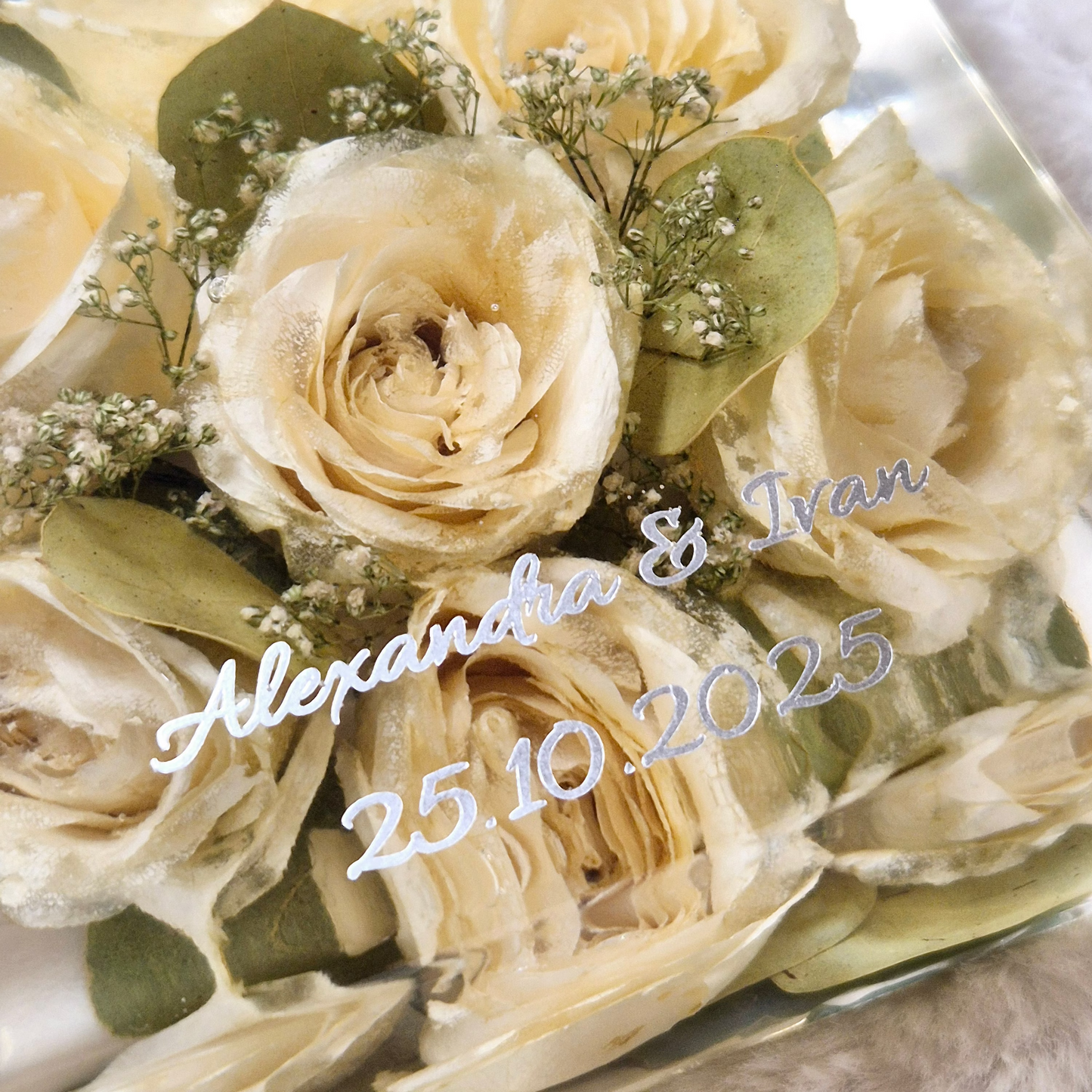 Preserving a bridal bouquet - square shape